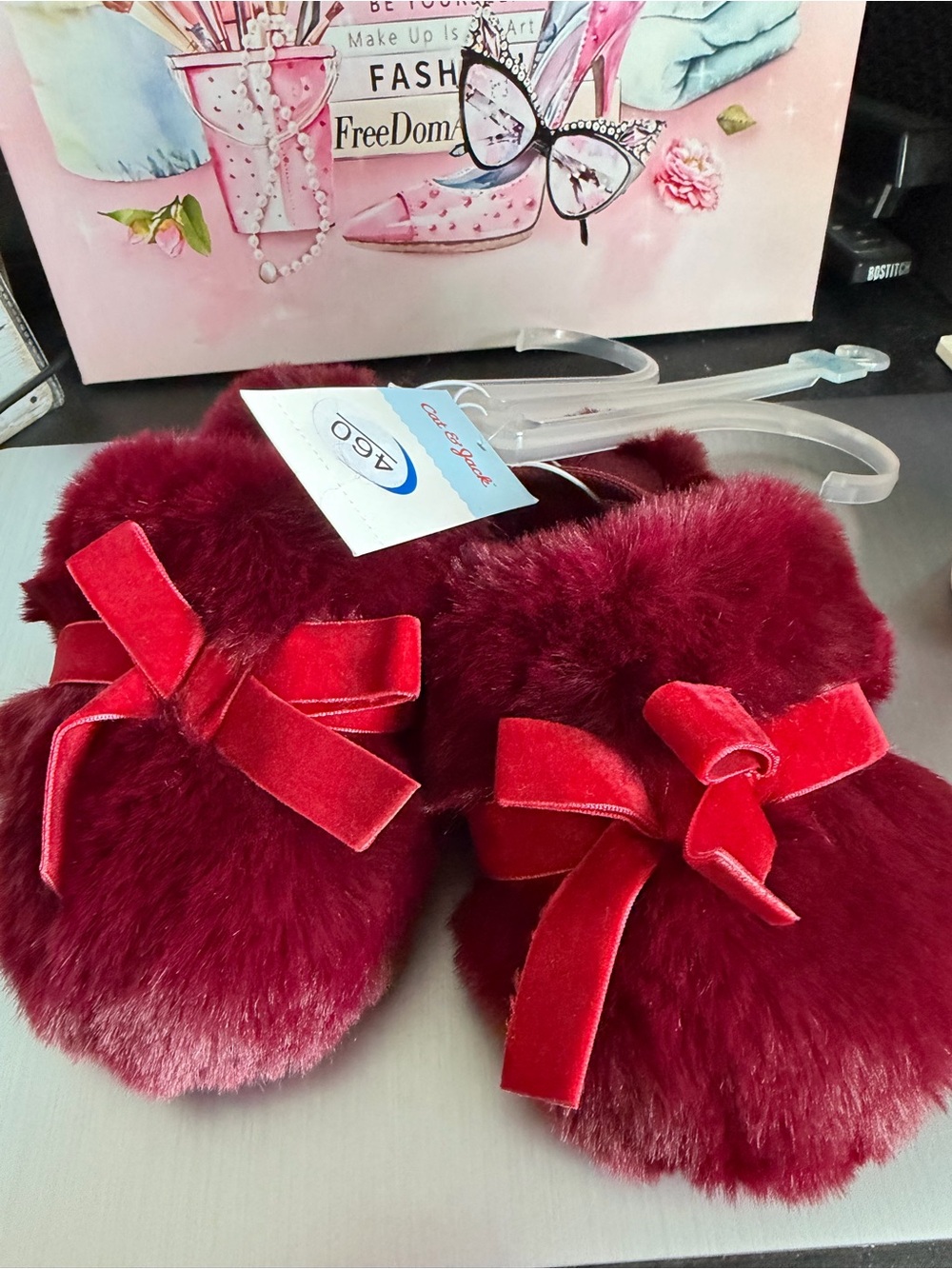 Cat & Jack Burgundy Faux Fur Bow Kids Slippers